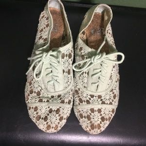 GB green lace oxfords